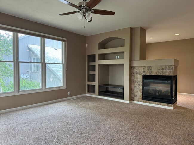 Building Photo - Elkhorn Home For Rent In Quiet Neighborhood