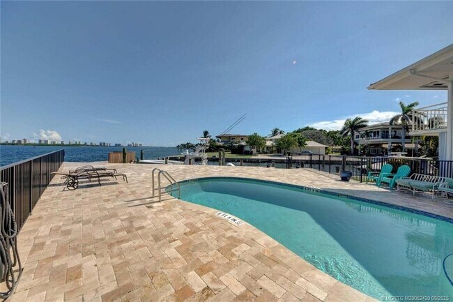 Building Photo - 68 Yacht Club Dr