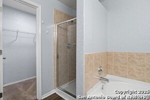 Building Photo - 411 Point Rise