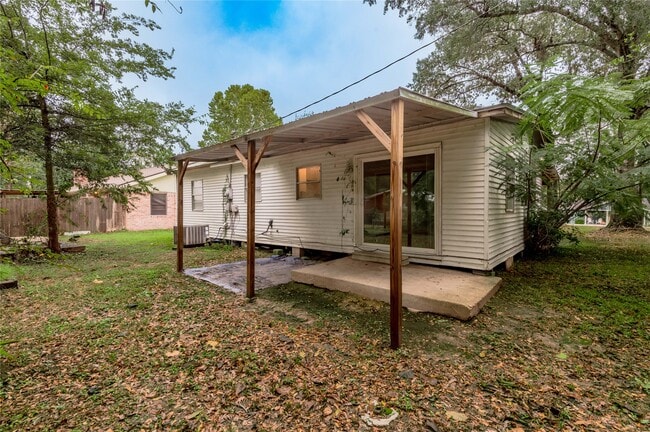 Building Photo - 299 Pine Harbor Dr