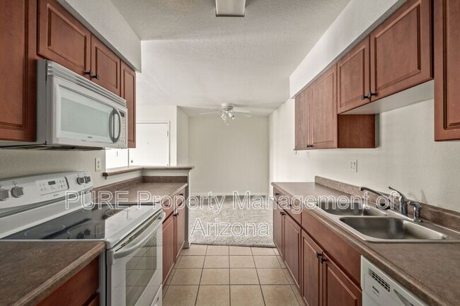 Building Photo - 5995 N 78th St