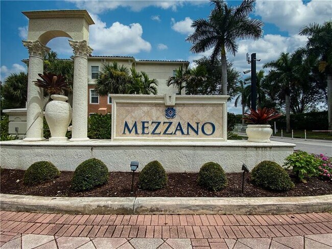 Primary Photo - 9833 Baywinds Blvd