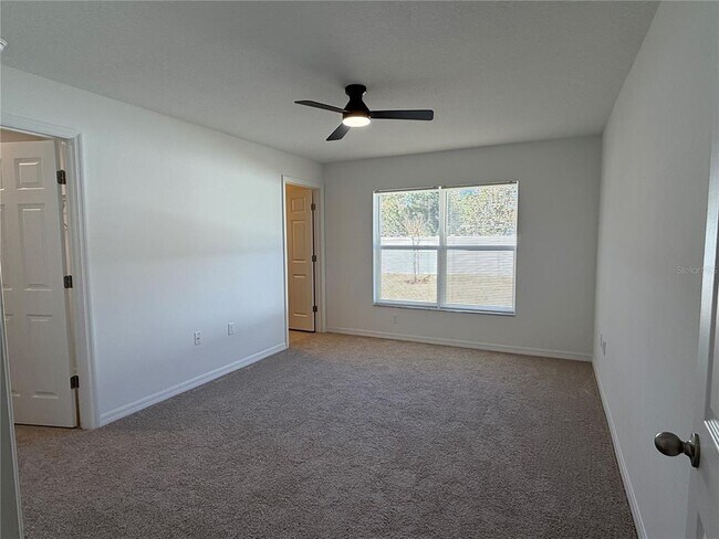 Building Photo - 3 Easton Pl