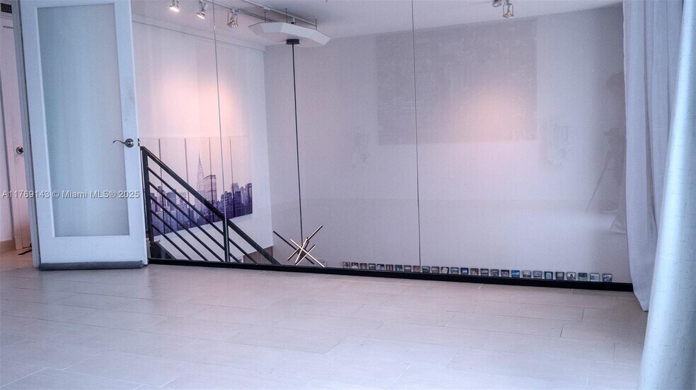 Building Photo - 7744 Collins Ave