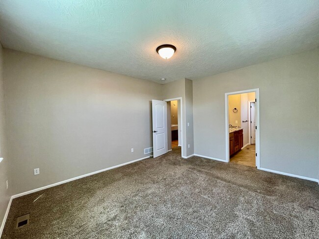 Building Photo - 819 Mt Sneffels Ave