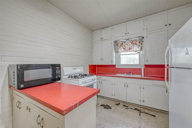 Building Photo - 6143 Kamas Ln