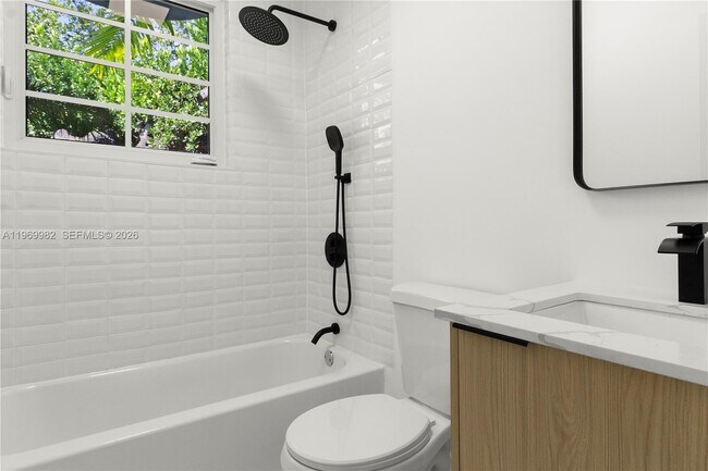 Building Photo - 1009 Meridian Ave