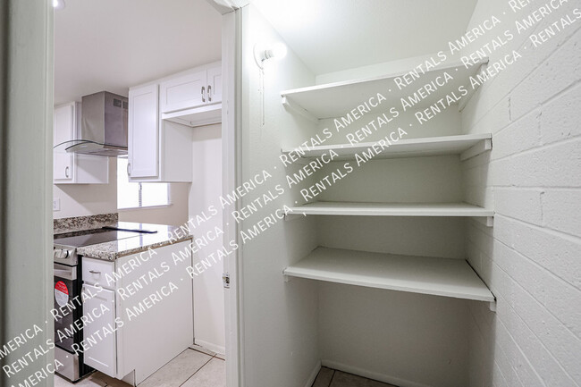 Building Photo - 5206 N 42nd Dr