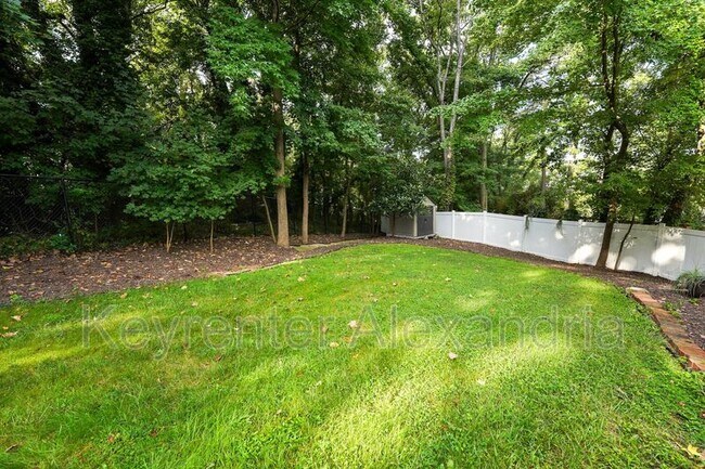 Building Photo - 5901 Beech Tree Dr