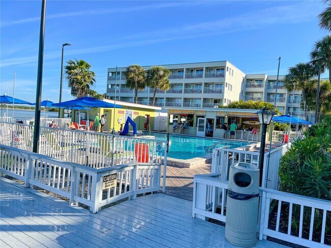 Building Photo - 2506 N Rocky Point Dr