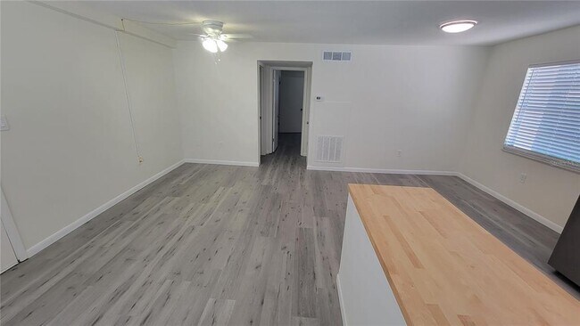Building Photo - 308 Avanda Ct
