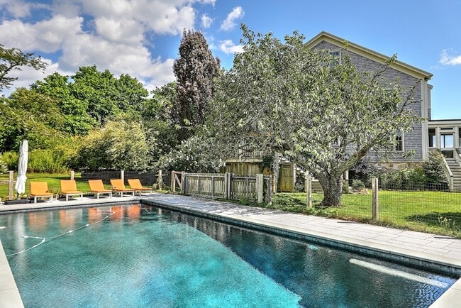 Building Photo - 73 Brayton Point Rd