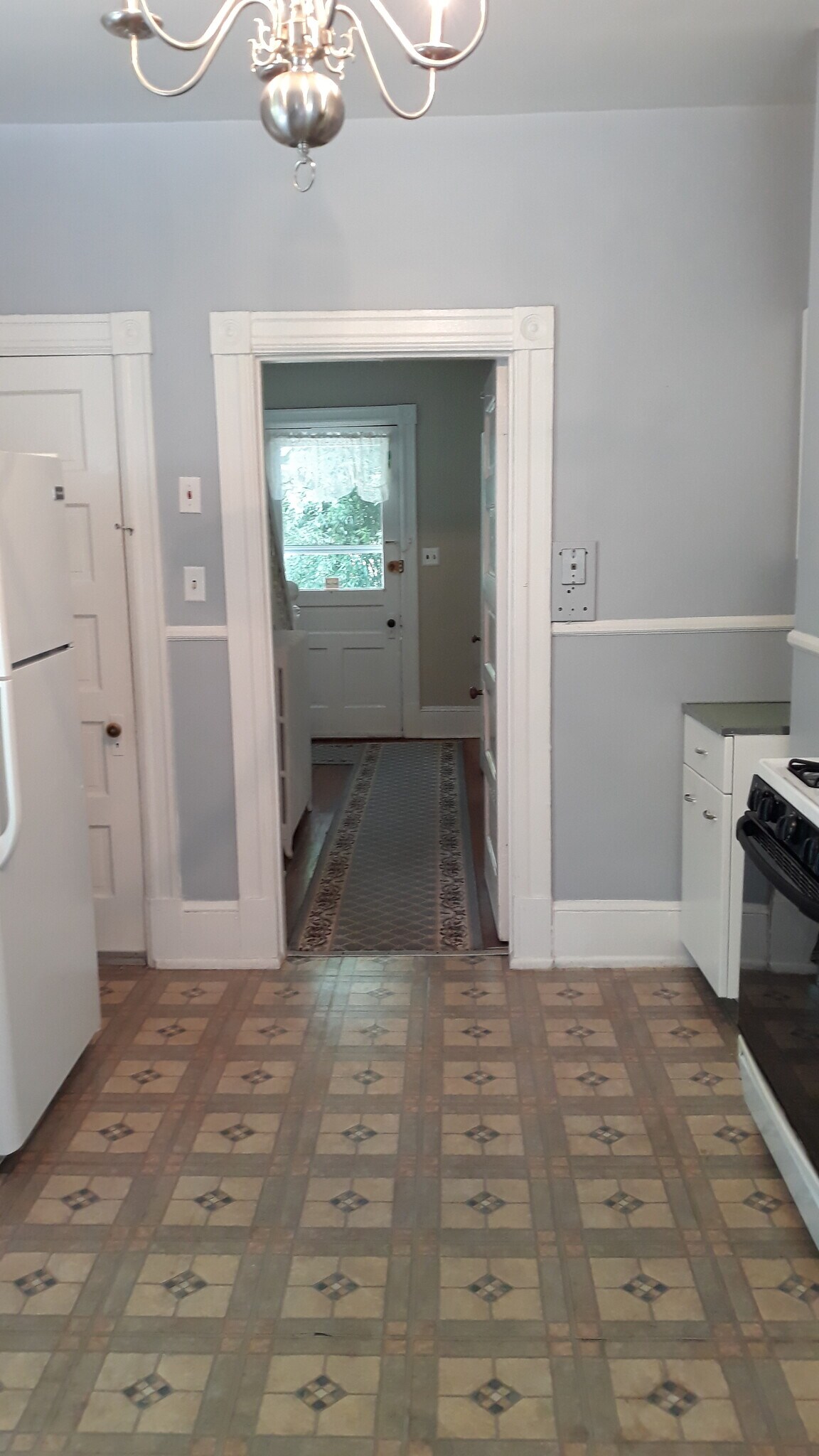 Building Photo - 2644 N Beechwood Pl