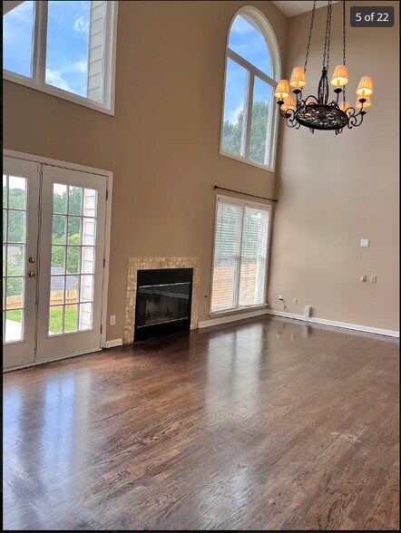 Building Photo - 1751 Millside Dr SE