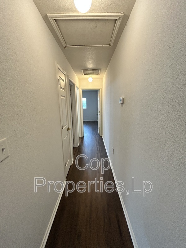 Building Photo - 15416 Kamary Ln