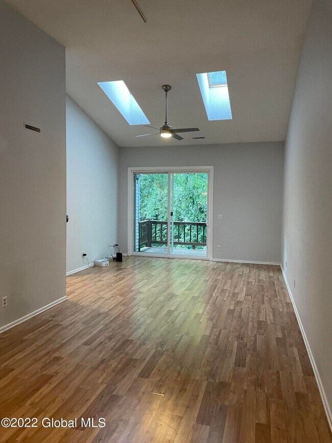 Building Photo - 5106 Forest Point Dr S