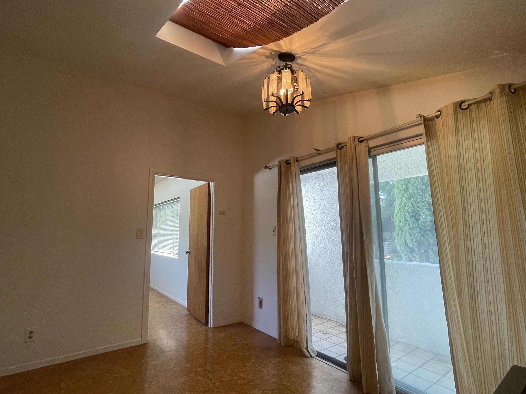 Building Photo - 1827 Oak Tree Dr