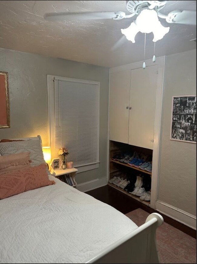 Building Photo - Charming 1/1 Home Just Minutes from Campus