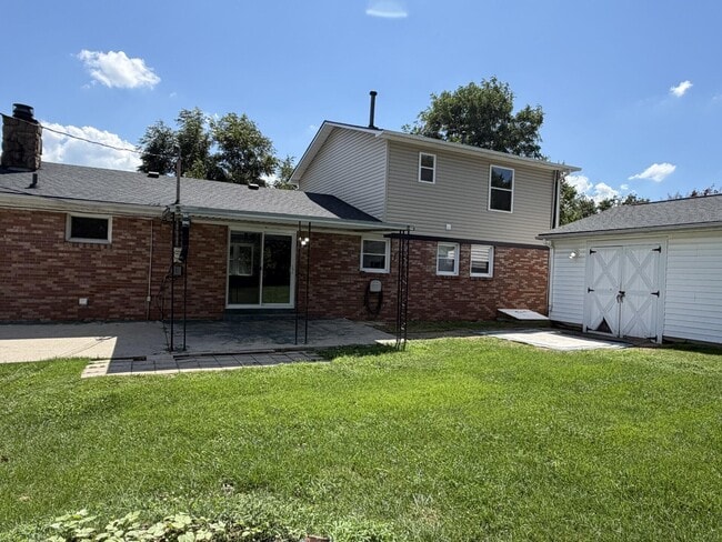 Building Photo - 721 Wayland Dr