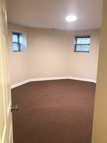 Building Photo - 1322 W Eddy St