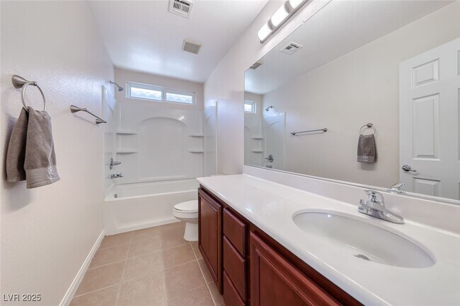 Building Photo - 708 Point Bluff St