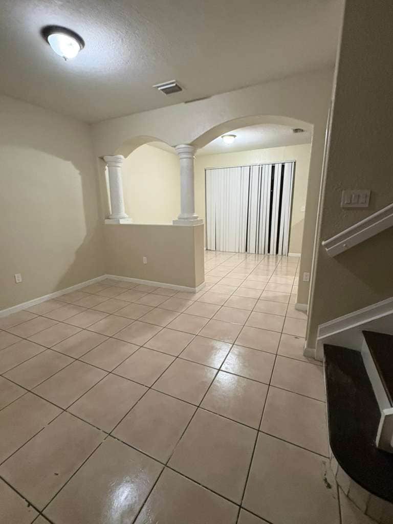 Building Photo - 2819 SE 15th Rd