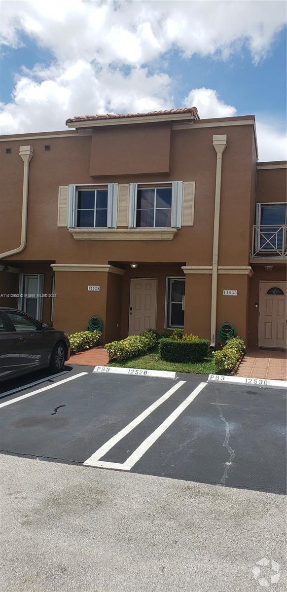 Building Photo - 12528 NW 11th Ln