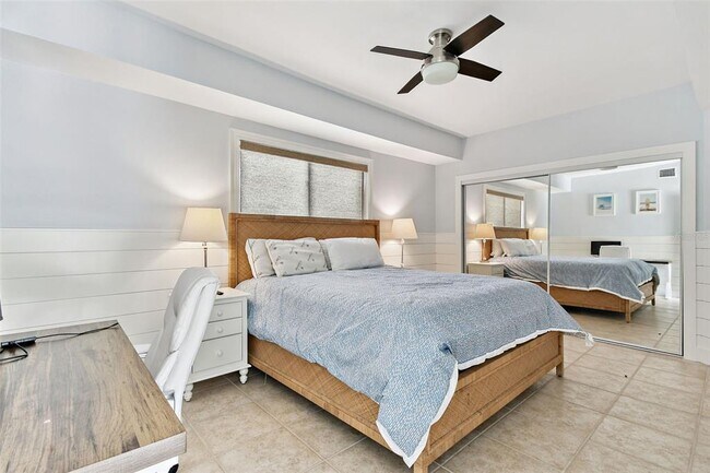 Building Photo - 2822 W Vina Del Mar Blvd