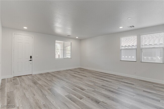 Building Photo - 11057 Village Ridge Ln