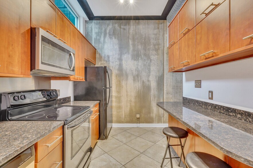 Building Photo - 536 Selma St