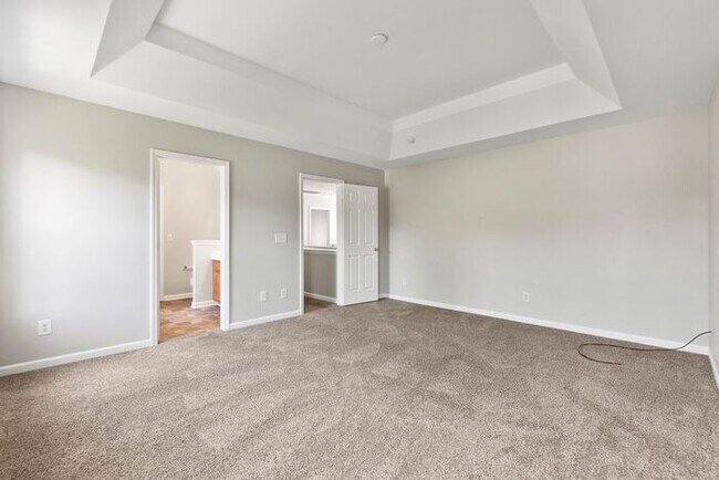 Building Photo - Spacious 4bed/2.5bath Home in Charlotte