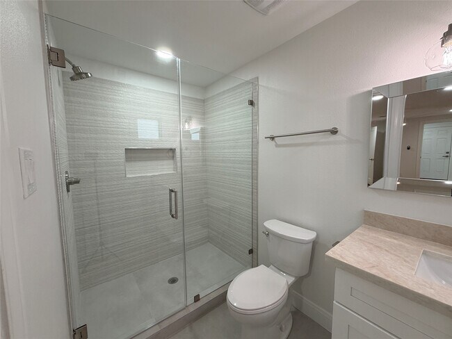 Building Photo - 4843 Culmore Dr