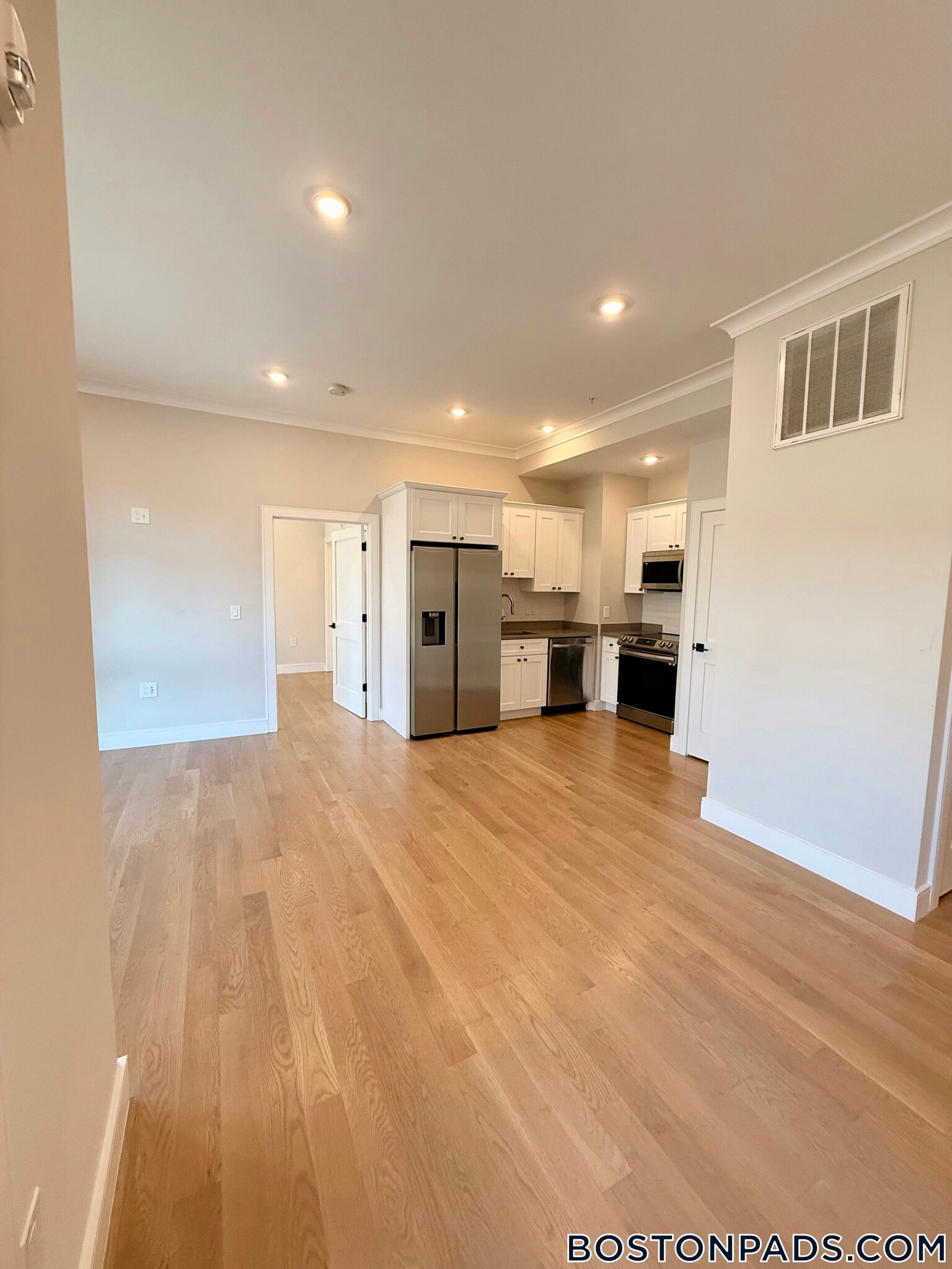 Building Photo - 16-18 Highgate St.