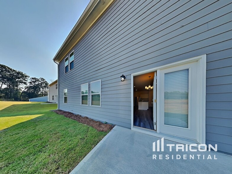 Building Photo - 179 Long Dr