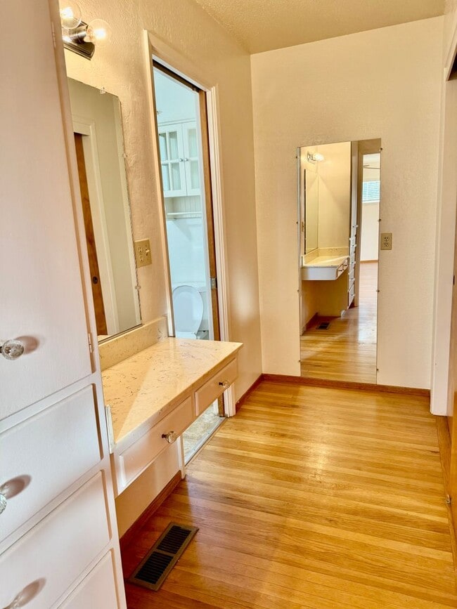 Building Photo - 4214 Zephyr Way