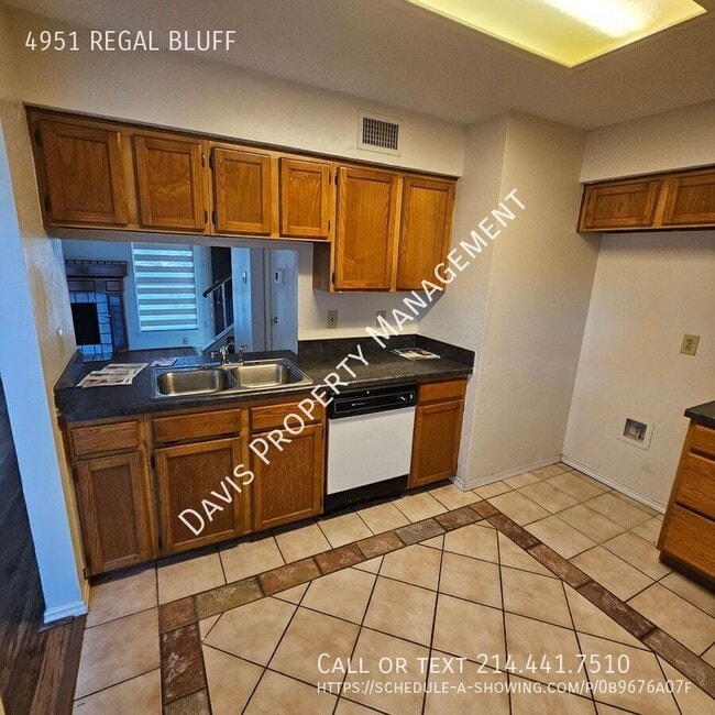 Building Photo - 4951 Regal Bluff