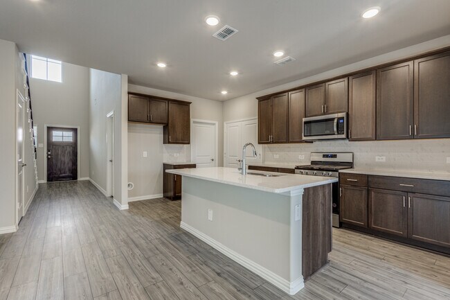 Building Photo - 209 Goosewood Dr