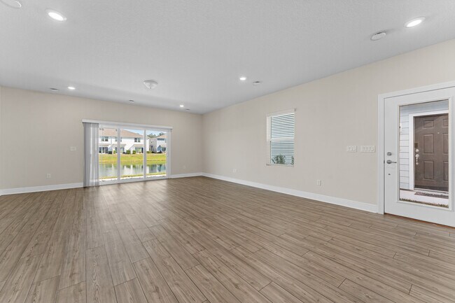 Building Photo - 4758 Kissimmee