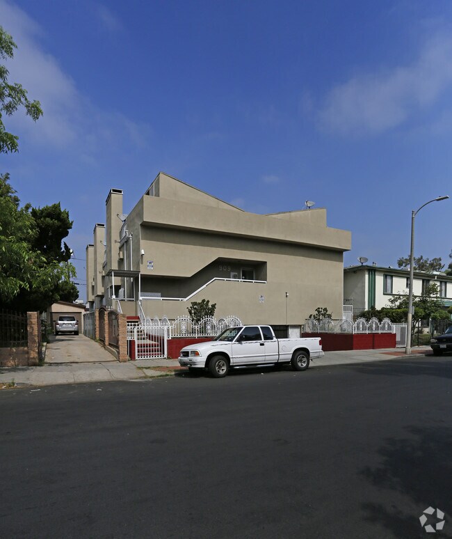 Primary Photo - 909 S Manhattan Pl