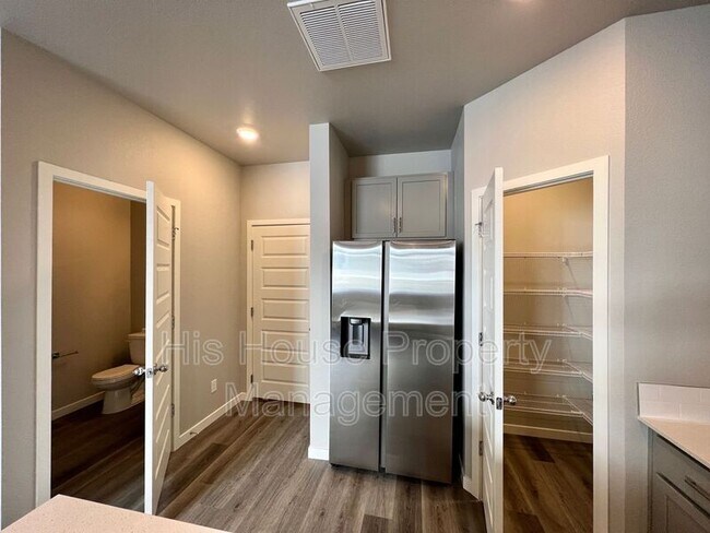 Building Photo - 1353 Reynolds St