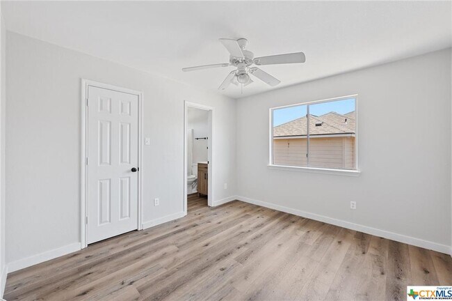 Building Photo - 107 Cedargrove