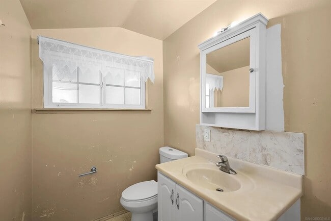 Building Photo - Chula Vista