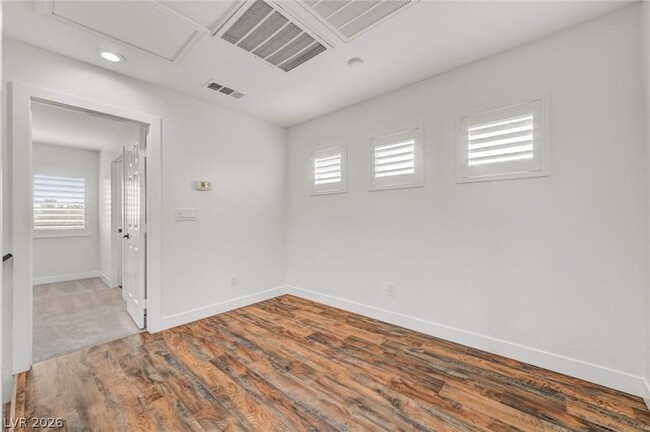 Building Photo - 10544 Allthorn Ave