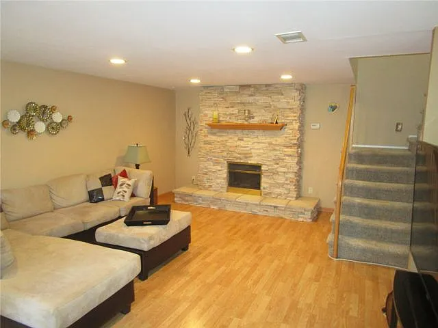 Building Photo - 53 Skyline Dr