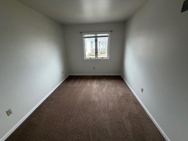 Building Photo - 7 Lenape Ln