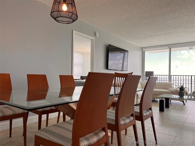 Building Photo - 531 N Ocean Blvd