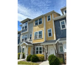 Building Photo - 648 E 380 N