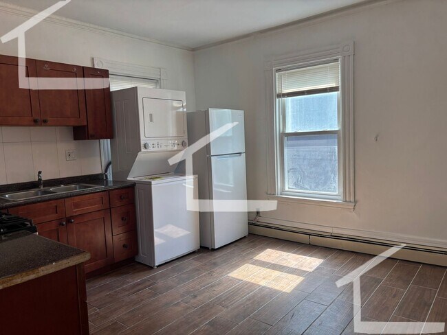 Building Photo - 10 Armington St