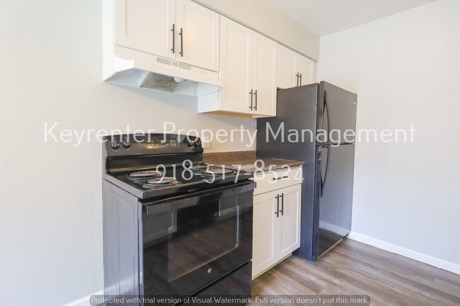 Building Photo - 2 Bed | 1 Bath Condo in Central Tulsa!