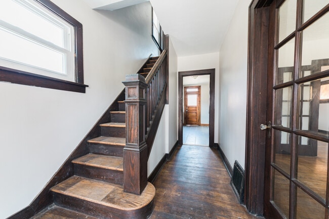 Building Photo - Available July 2026 - Spacious 3 Bedroom Home in the Heart of Allentown with garage and AC!!!